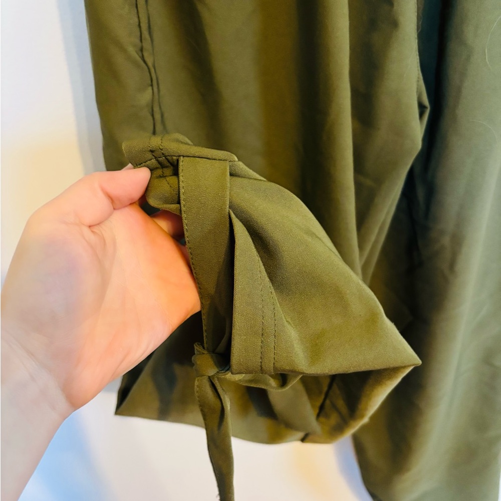 Grace Karin green high waisted paper bag pants with matching tie at the waist. - Picture 7 of 8